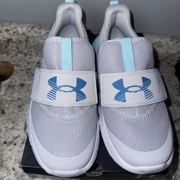 Under Armour Girls 3Y Gray Blue Flash No Tie Sneakers Athletic NEW - Picture 2 of 3